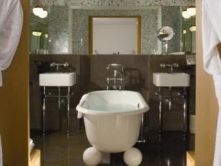 Pershing Hall 5* Parijs